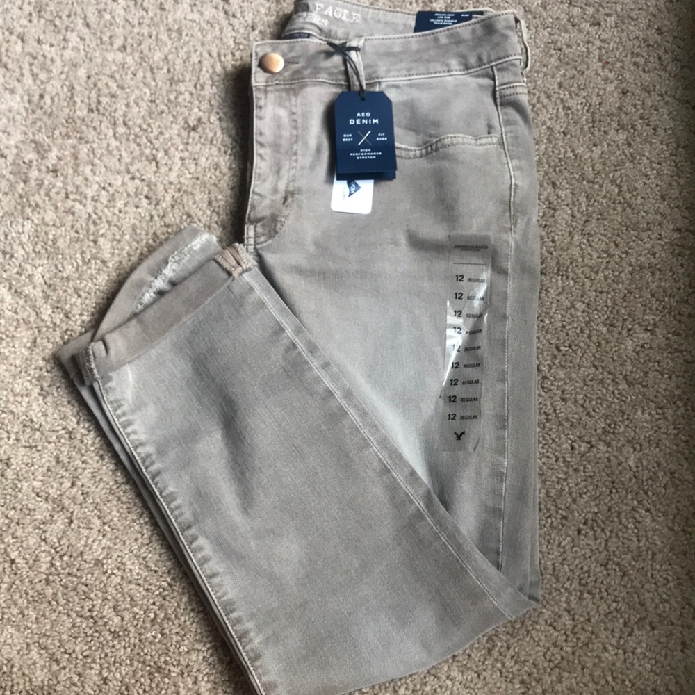 ⭐️NWT⭐️ brown/tan color jegging crop